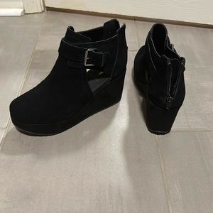 Black Volatile wedges. Worn twice. Great condition. Size 8.